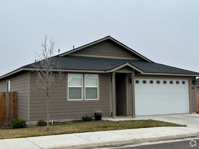 Building Photo - Beautiful home in Strawberry Heights