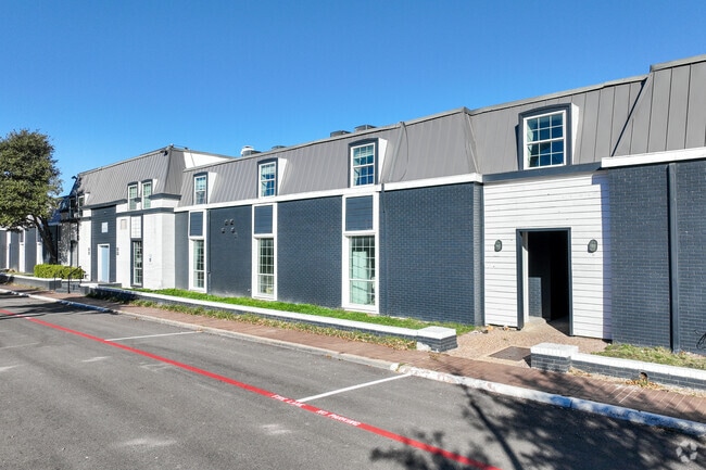 Alternate - Regency at Ridgmar