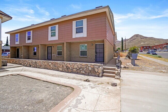 Building Photo - 3702 Keltner Ave Unit 5 Rental