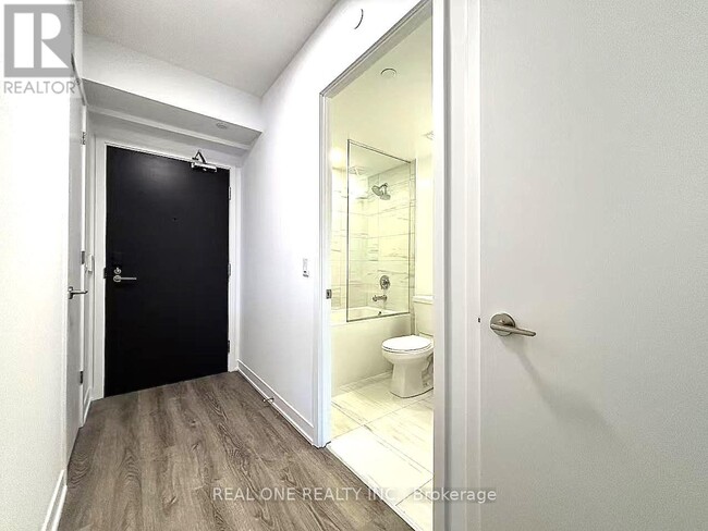 Photo - 180 Front St E Unit 712