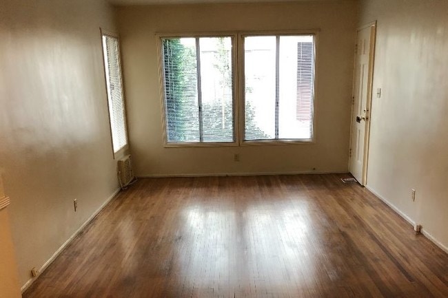 Photo - 305 Birmingham Rd Unidad 305