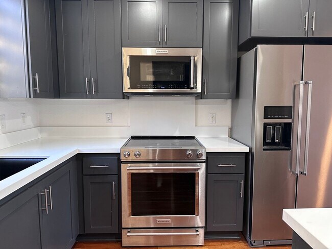 Photo - Gorgeous Modern 2 Bedroom 2 Bath Condo in San Jose's Japantown! Unidad 303