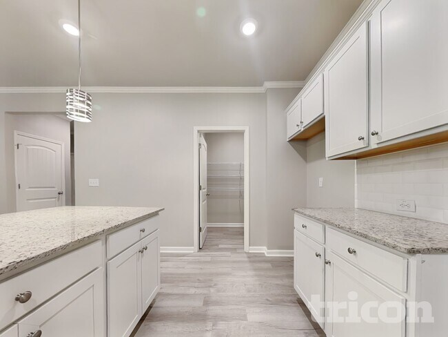 Photo - 243 Hummingbird Trail