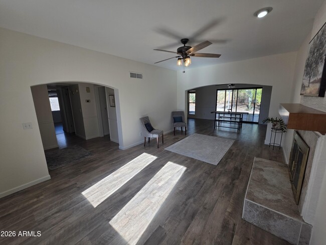 Photo - 6614 E Juniper Ave