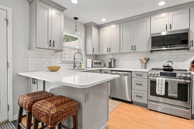 Photo - 947 Cottingham Dr Townhome