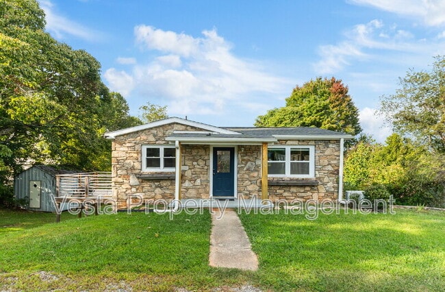 Building Photo - 70 Smith Graveyard Rd Rental