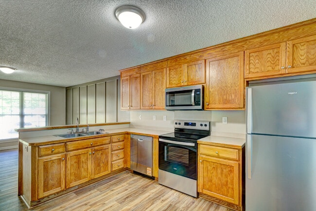 Photo - 800 Requa Rd