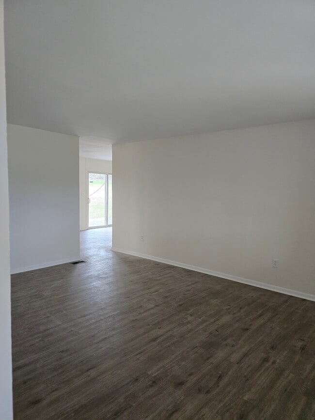 Building Photo - 4619 Belcourt Dr