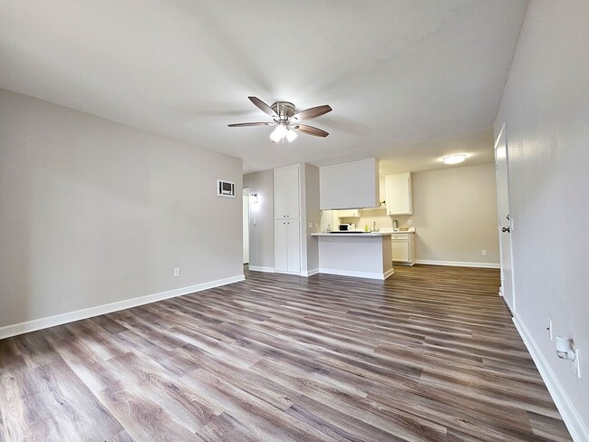 Photo - Parklane Apartments