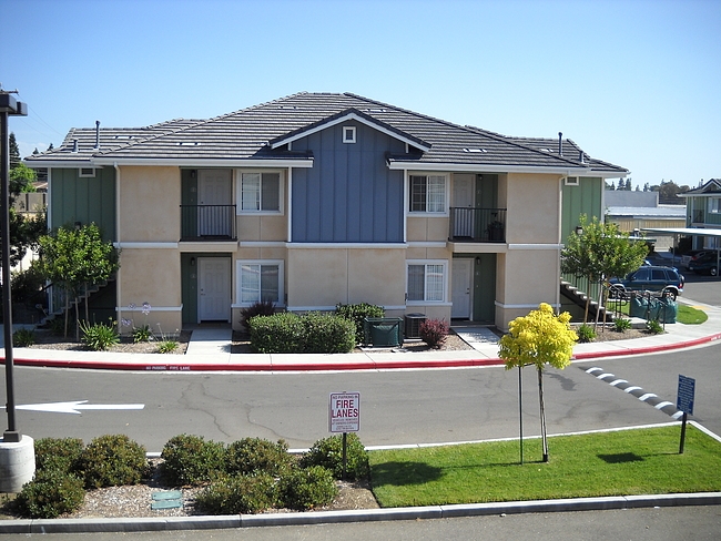 Photo - Breezewood Village Apartments
