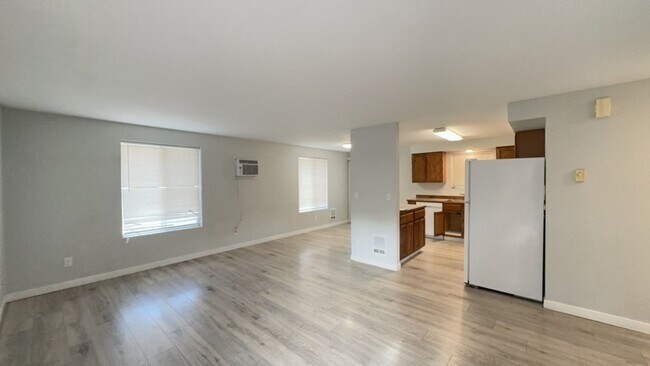 Photo - 63-65 NE 7th St