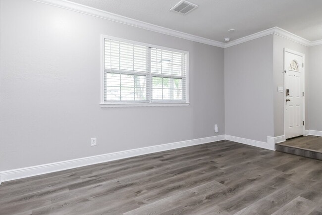 1048 St Croix Ave