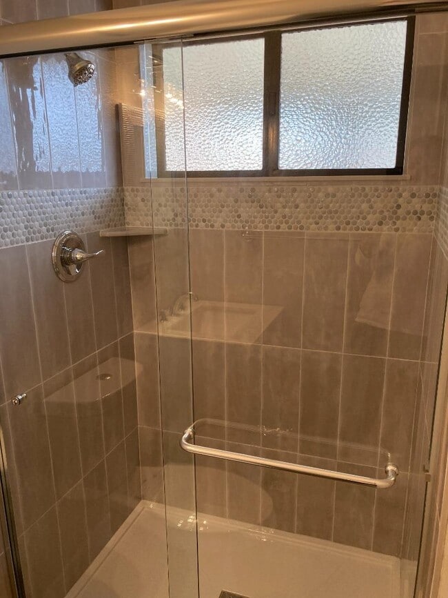 Photo - 502 Oak Ridge Dr