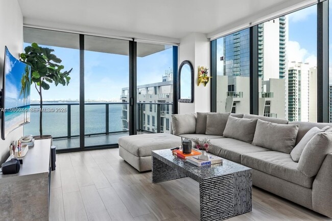 Building Photo - 460 NE 28th St Unit 2008