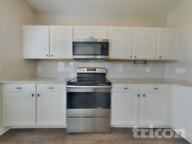 Photo - 1035 Lonergan Cir