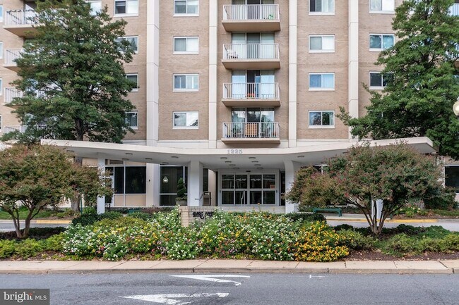 Building Photo - 1225 Martha Custis Dr Unit 502
