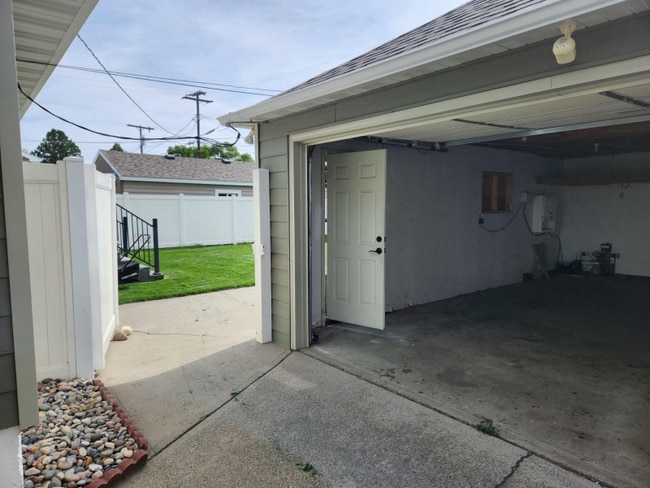 Photo - 1806 Alderson Ave