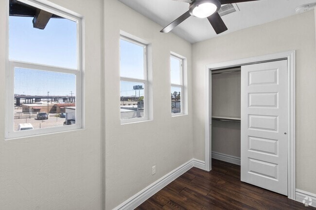 Building Photo - Yandell Unit Yandell 3 Rental