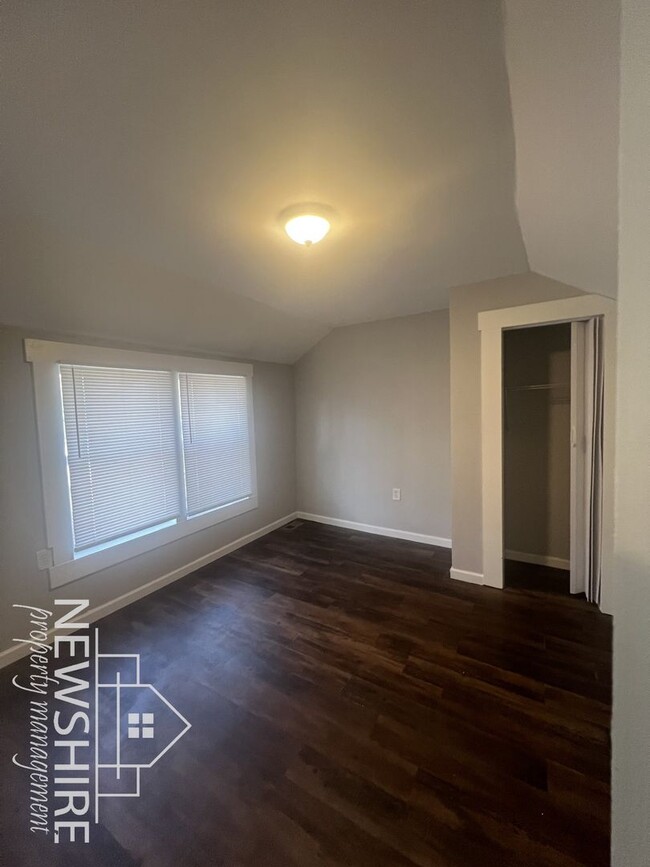 Photo - 1572 Farley Ave