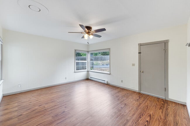 Photo - TWO BEDROOM HOUSE IN KELSO
