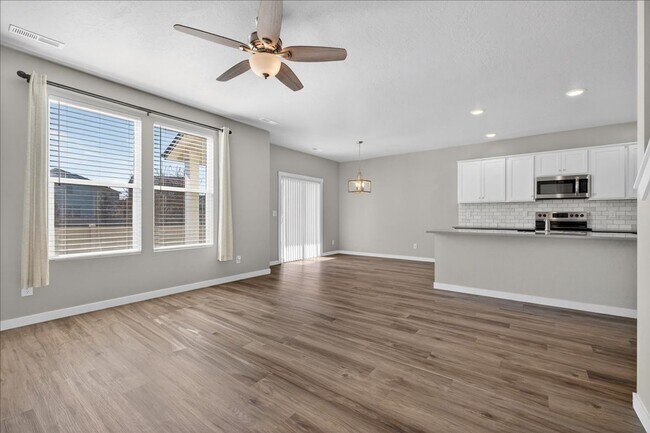 Photo - Luxury & Convenience: Newer 4 Bedroom, 2.5 Bath N. Meridian Home