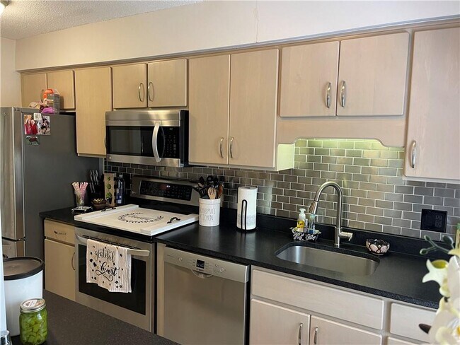 Photo - 800 Mallery St Unit C-27