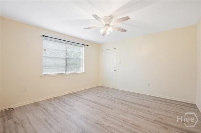 Photo - 5340 La Roche Ave Unit 2