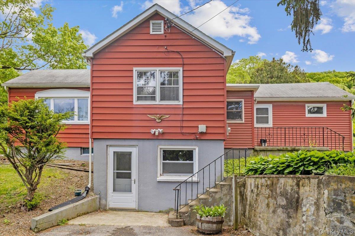 Photo - 508 NY-9D House