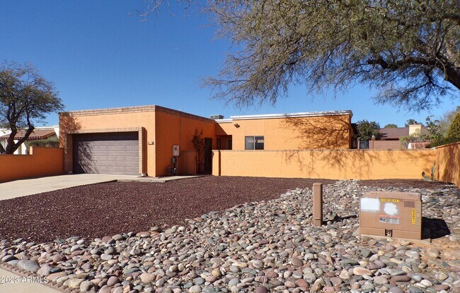 Photo - 1001 E Carmelita Dr Townhome
