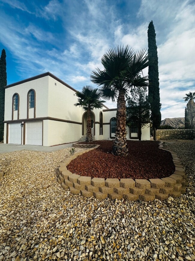 Photo - 704 Espolon Dr