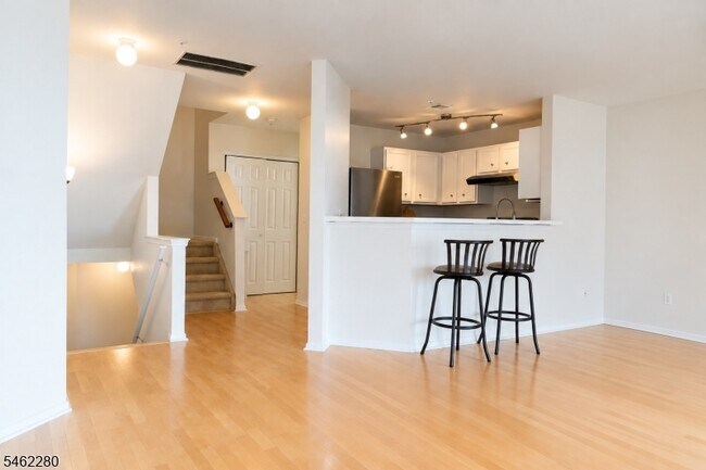 911 Hawley Ct