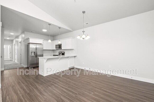 Photo - 359 W 785 N