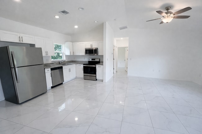 Photo - Beautiful 3 bedroom home Sw Lehigh Acres