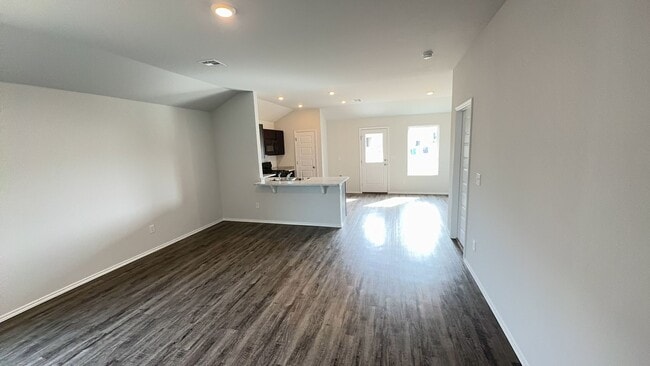 Photo - A Very Spacious and Beautiful 3 Bedroom 2 Bath Home in Yukon Schools