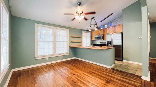 Photo - 703 Upson St