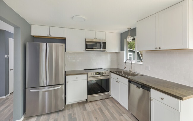 Photo - 6601 Glenwood Ave