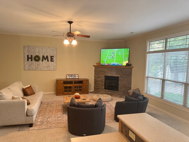 28 Drummore Ln