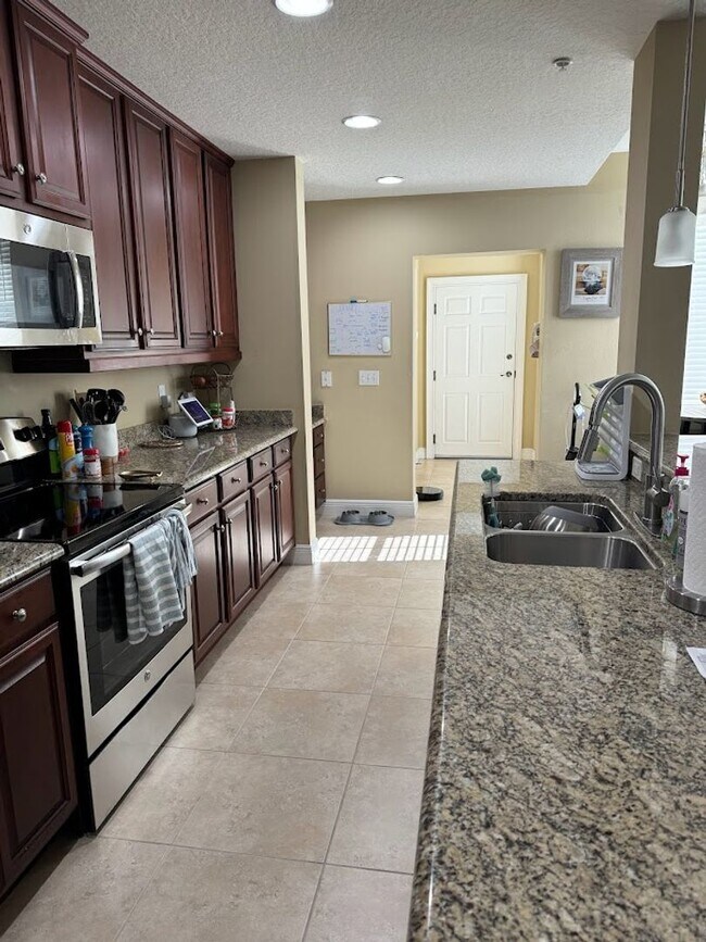 Photo - Baldwin Park 3/2.5 Town Home Must See!