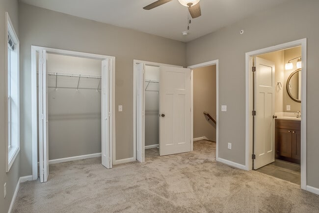 Photo - 345 W Broad St