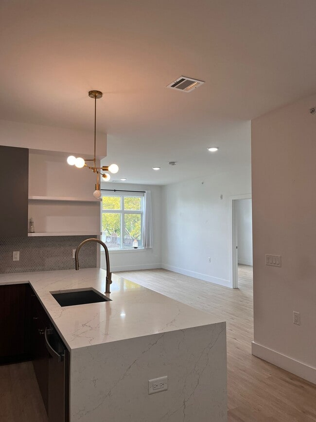 Photo - 276 Duncan Ave Unidad 4