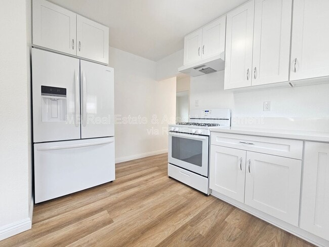 Photo - 4754 W 163rd St