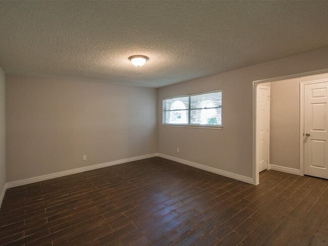 Photo - 6510 Reamer St