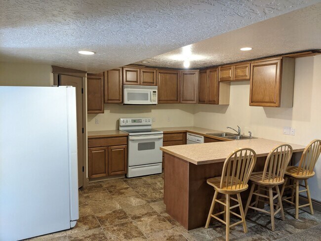 Photo - Meticulously Mapleton Basement Apartment