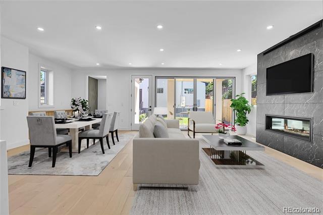 Photo - 300 S Franklin St