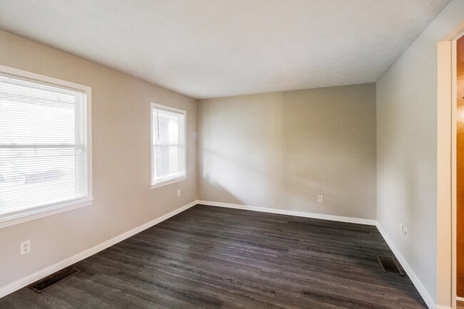 2244 Briarwood Cir SW