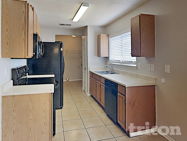 Photo - 7010 Flint View