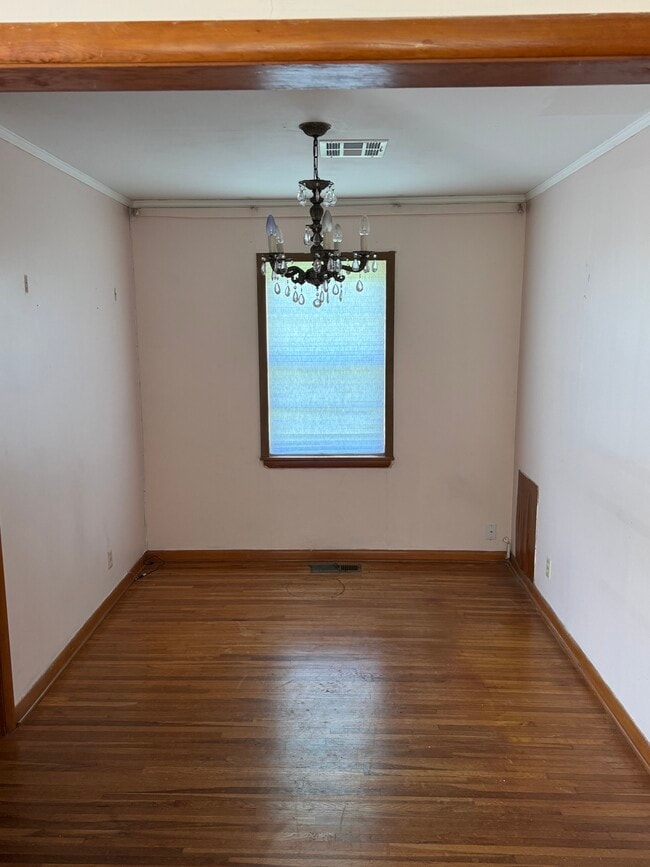 Photo - 229 E Xyler St