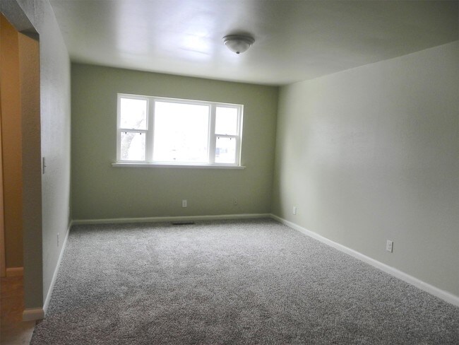 7827 Marilyn Ln
