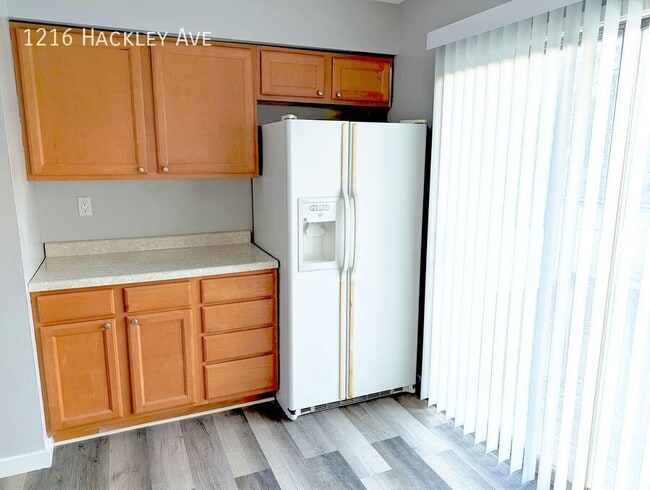 Photo - 1216 Hackley Ave