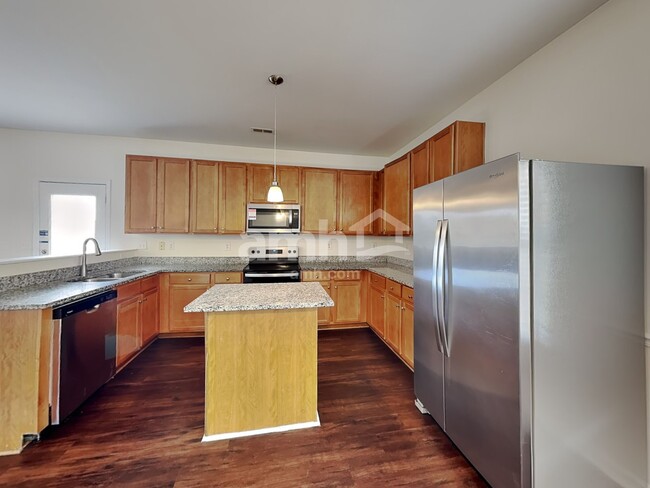 Photo - 267 Flanders Dr